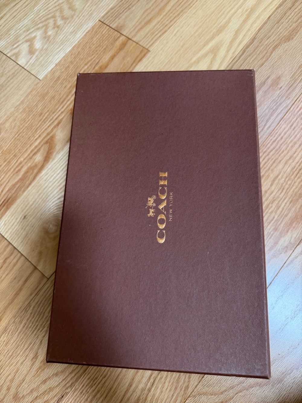 Coach  women’s 5.5M, White and Tan Eileen Leather Slide Sandals with Gold Logo. - Picture 7 of 7